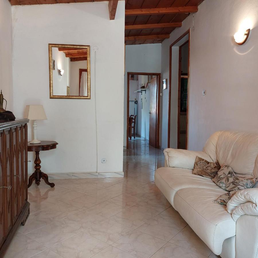 Appartamento A Due Passi Dal Mare A Quercianella Exterior foto